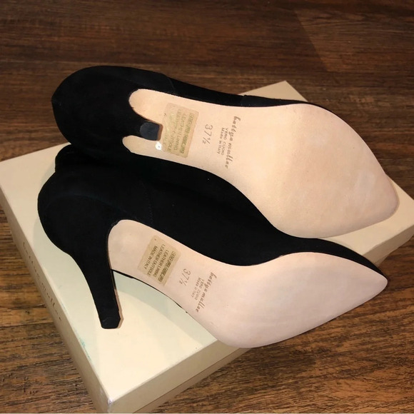 NIB Bettye Muller Gidget Black Suede Stretch Bootie Size 7.5 - Picture 9 of 13